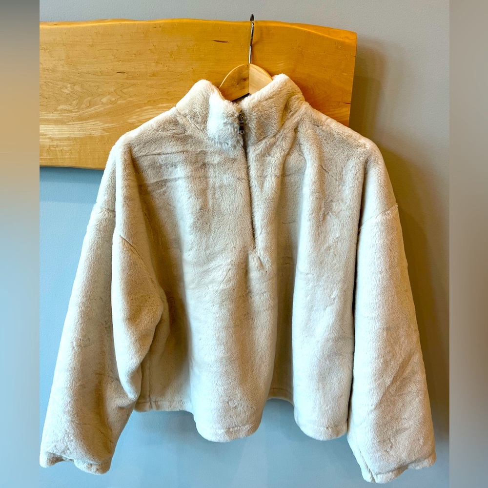 Faux fur 3/4 zip boxy crop pullover